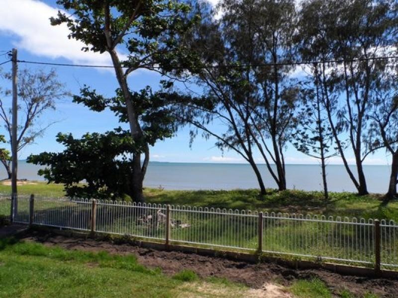 95 Cay Street, Saunders Beach QLD 4818