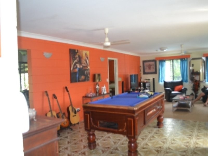 293 Ocean Parade, Balgal Beach QLD 4816