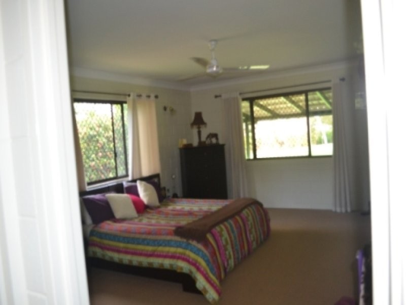 293 Ocean Parade, Balgal Beach QLD 4816