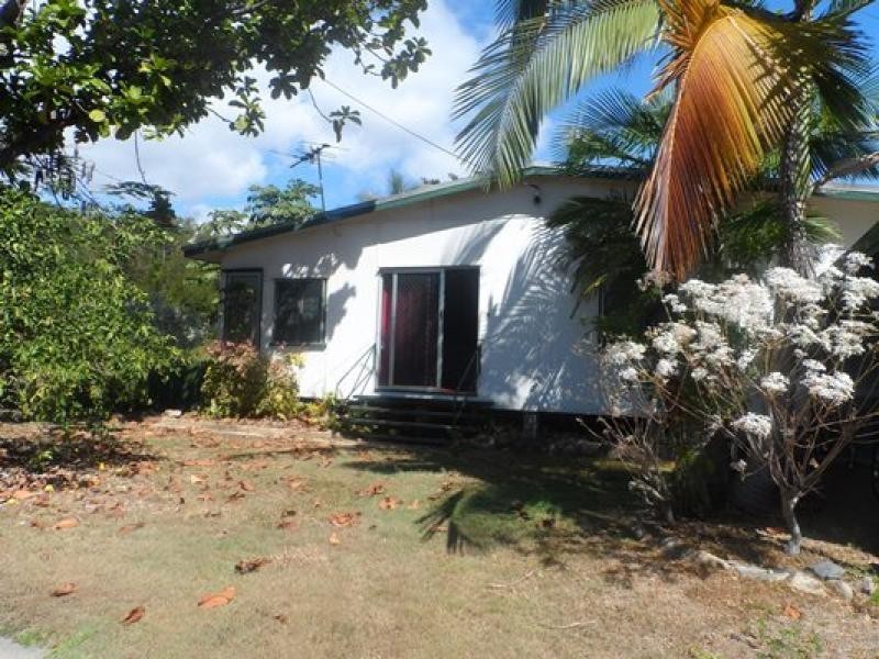 23 Lagoon Crescent, Saunders Beach QLD 4818