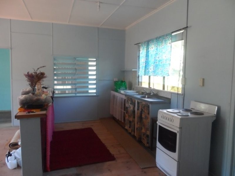 23 Lagoon Crescent, Saunders Beach QLD 4818