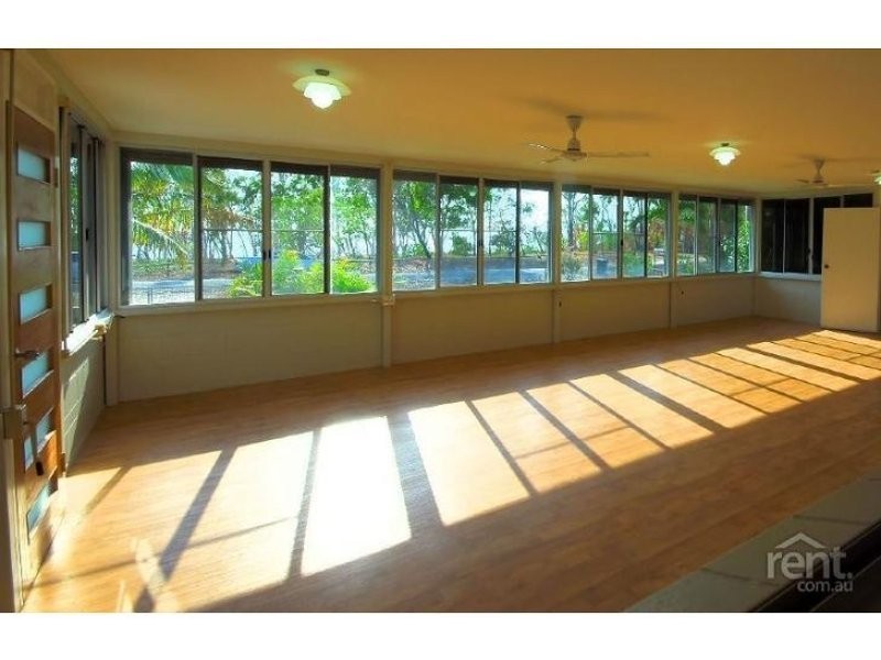 5 Esplanade, Balgal Beach QLD 4816