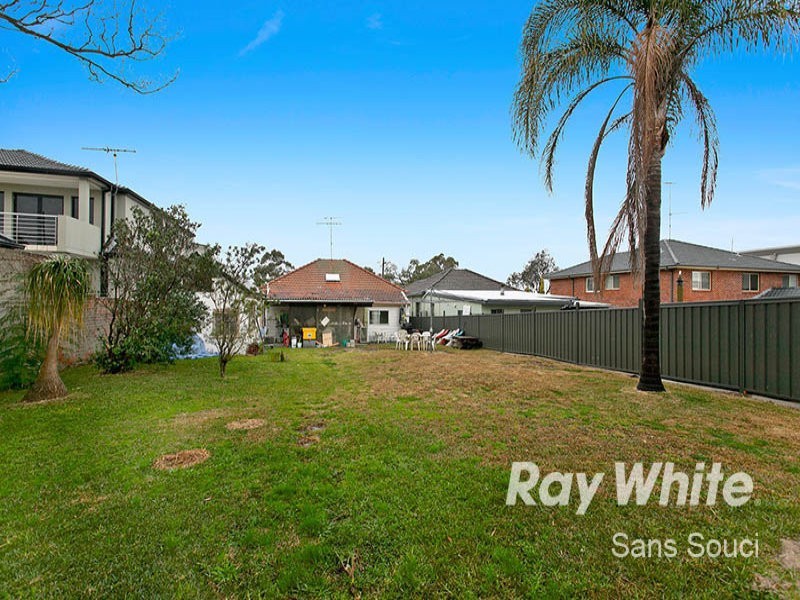 6 Whitfield Pde, Hurstville Grove NSW 2220