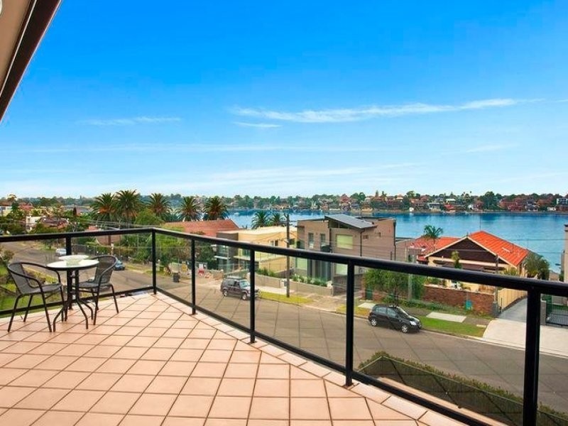 17 Carlton Crescent, Kogarah Bay NSW 2217