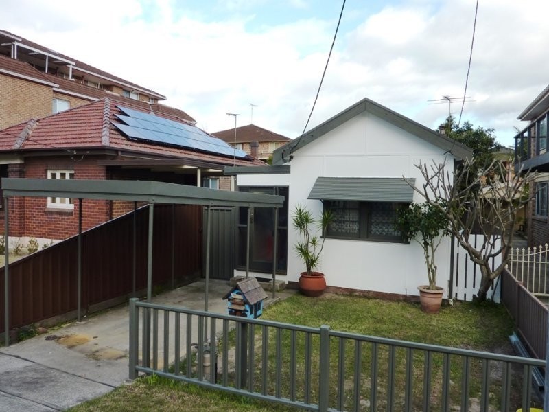 8 Cecil Street, Monterey NSW 2217