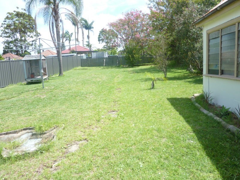 6 Whitfield Pde, Hurstville Grove NSW 2220