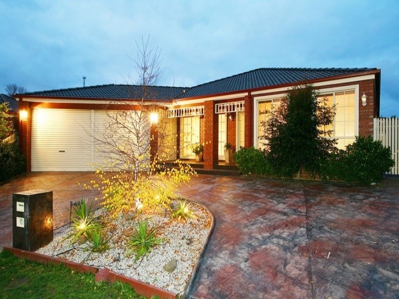 12 Chelsea Crescent, Berwick VIC 3806