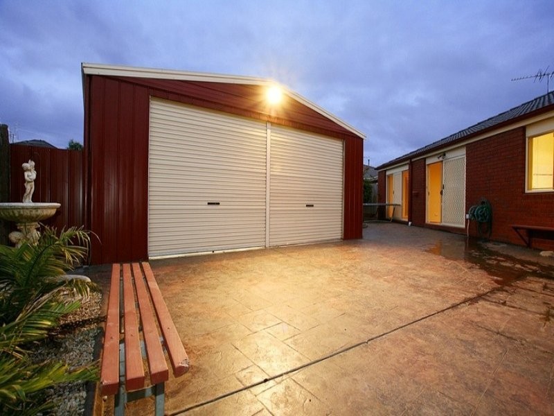 12 Chelsea Crescent, Berwick VIC 3806