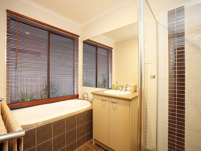 7 Paxton Close, Berwick VIC 3806