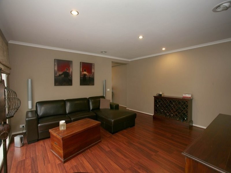 21 Community Parade, Narre Warren South VIC 3805