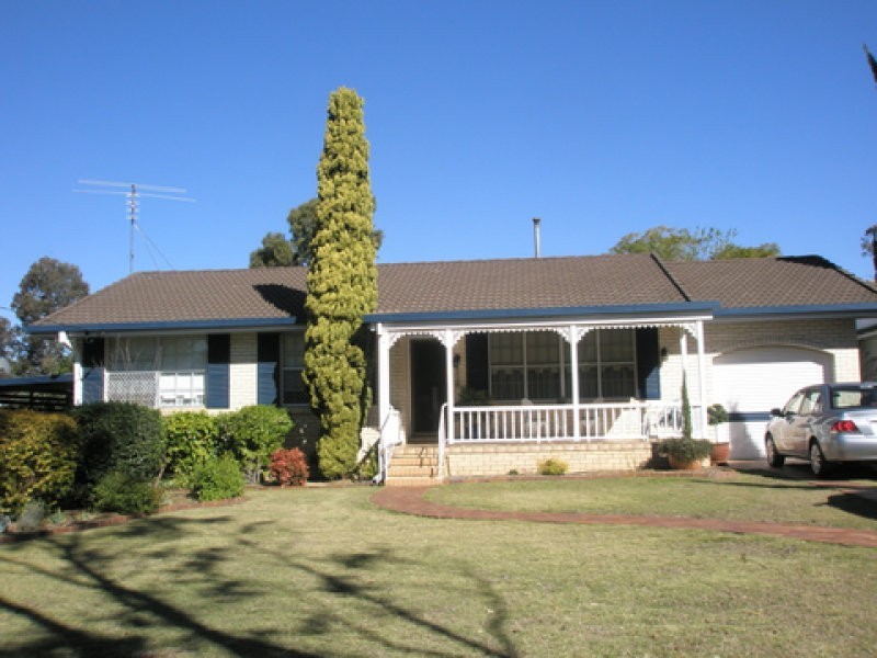 24 Bailey, Pittsworth QLD 4356