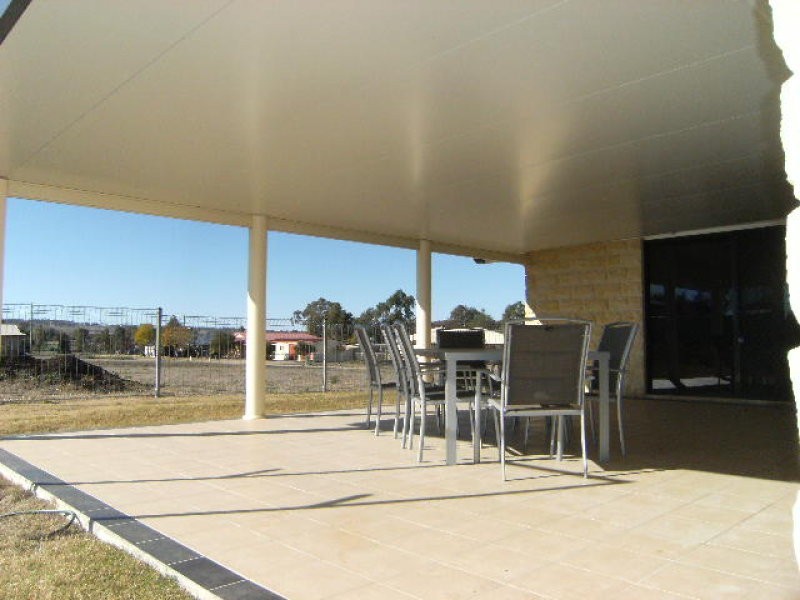 11 Sullivan Crescent, Pittsworth QLD 4356