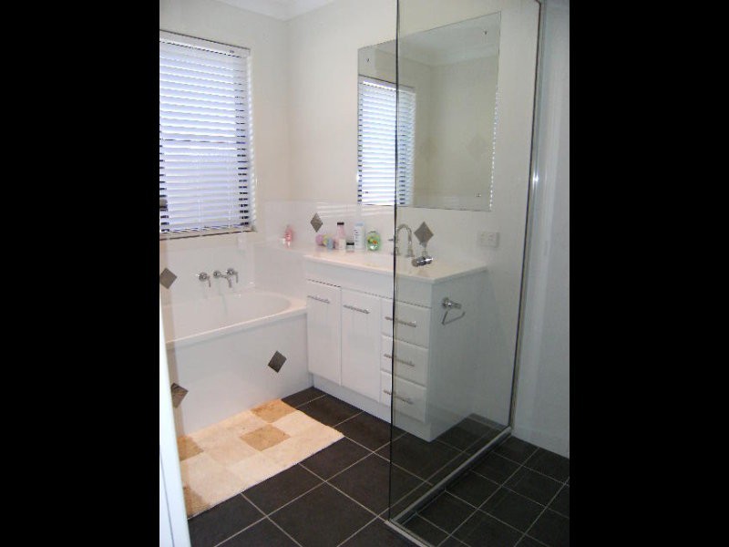 11 Sullivan Crescent, Pittsworth QLD 4356