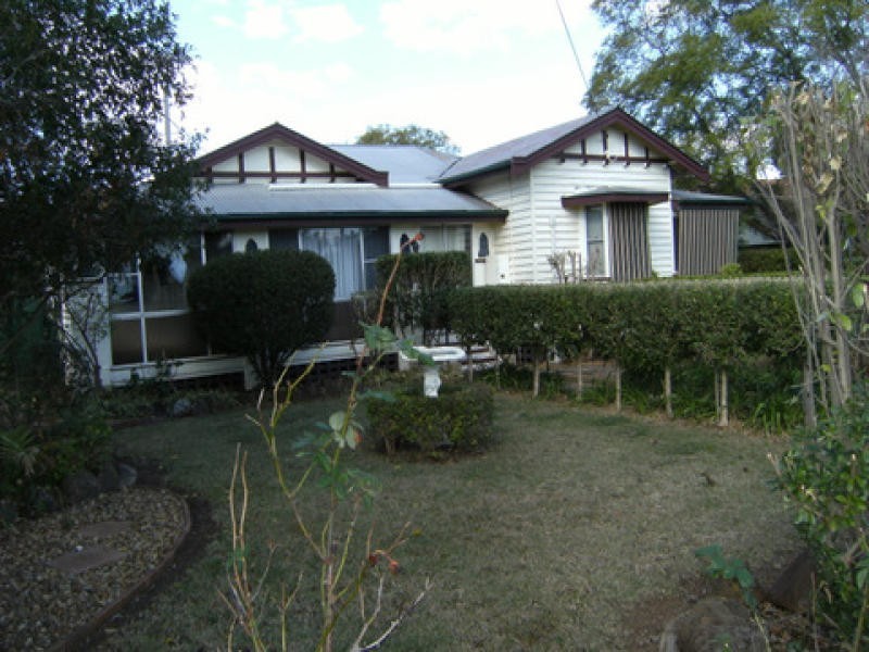 28 Briggs, Pittsworth QLD 4356