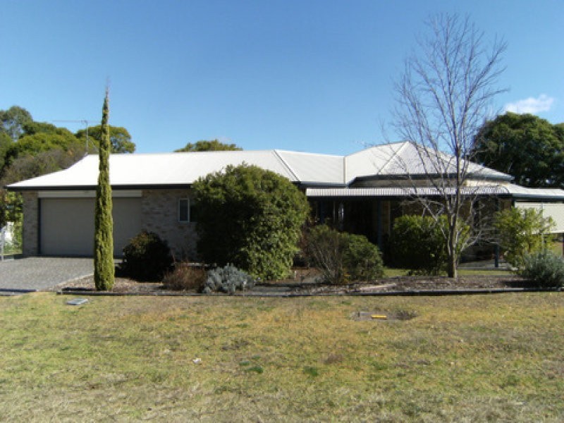 2 Lillian, Pittsworth QLD 4356