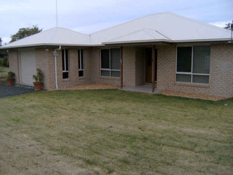 25 John Street, Southbrook QLD 4363