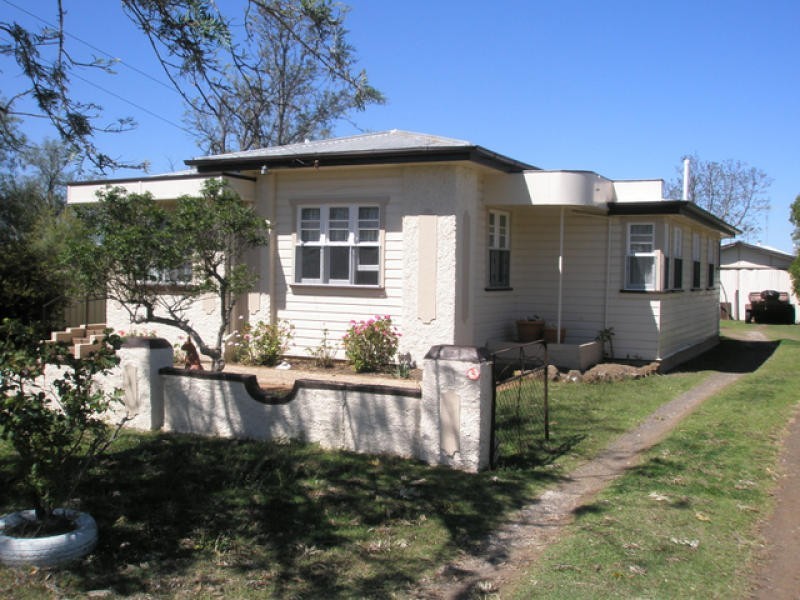 12 Allom Street, Pittsworth QLD 4356