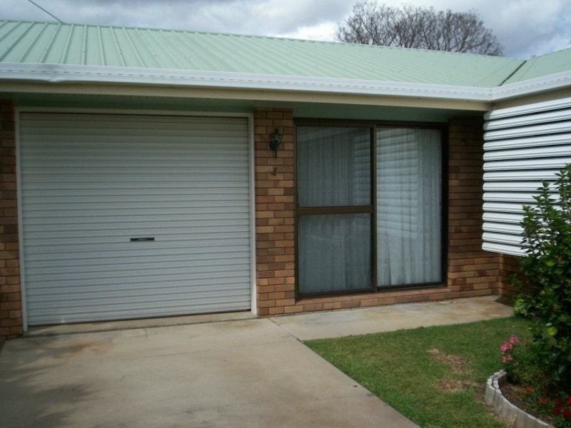 4/2 Denning Street, Pittsworth QLD 4356