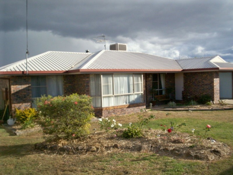 1 Cameron Street, Wyreema QLD 4352