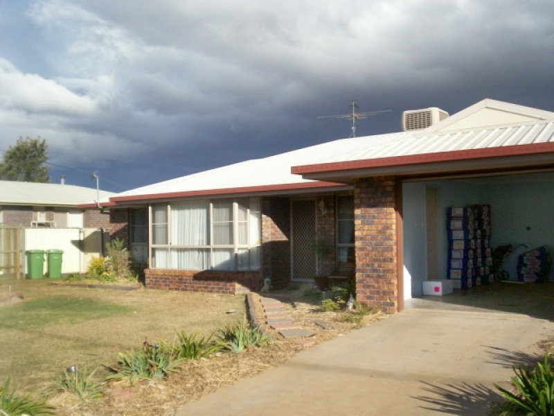 1 Cameron Street, Wyreema QLD 4352