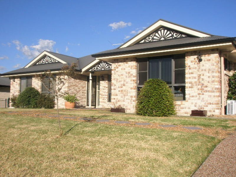 18 Fairway Drive, Pittsworth QLD 4356