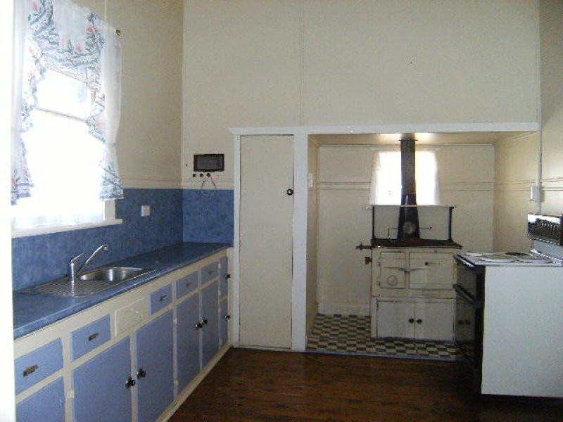24 Yandilla Street, Pittsworth QLD 4356