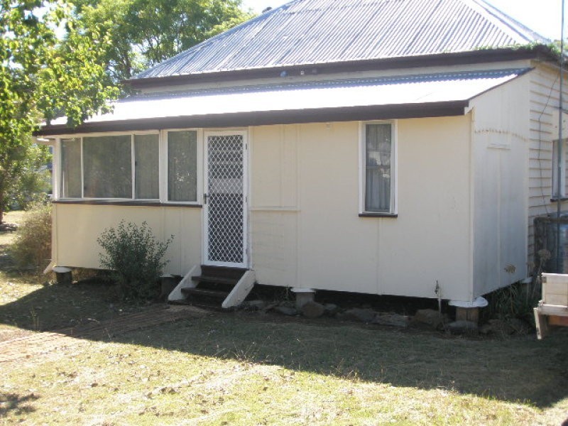 56 Short Street, Pittsworth QLD 4356