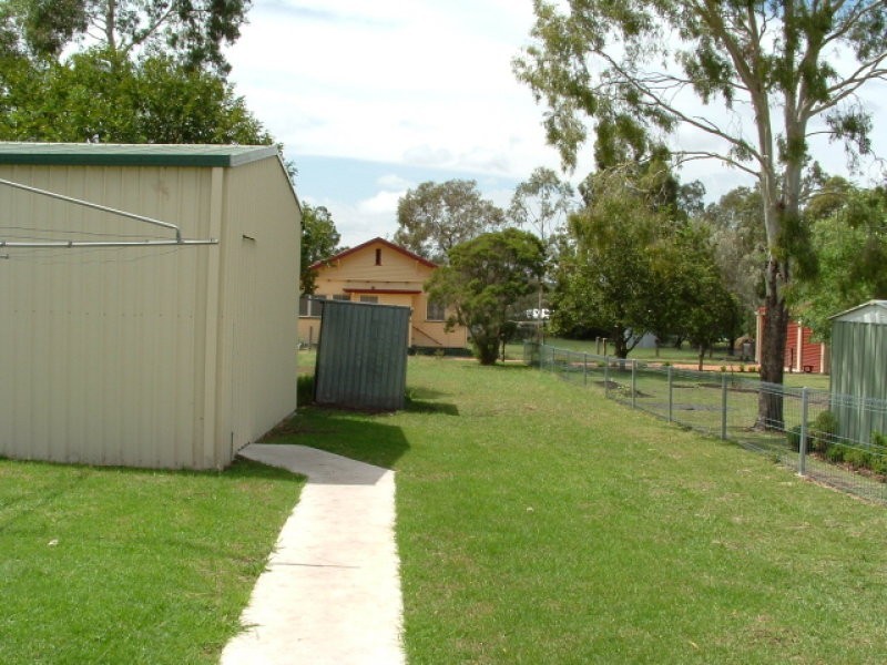 16 Cooper Street, Pittsworth QLD 4356