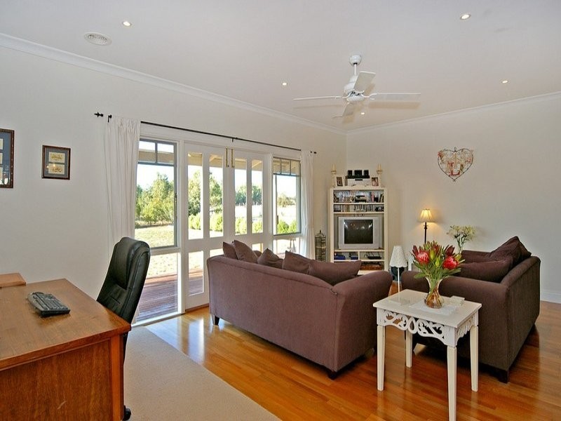 37 Thomas Road, Lara VIC 3212