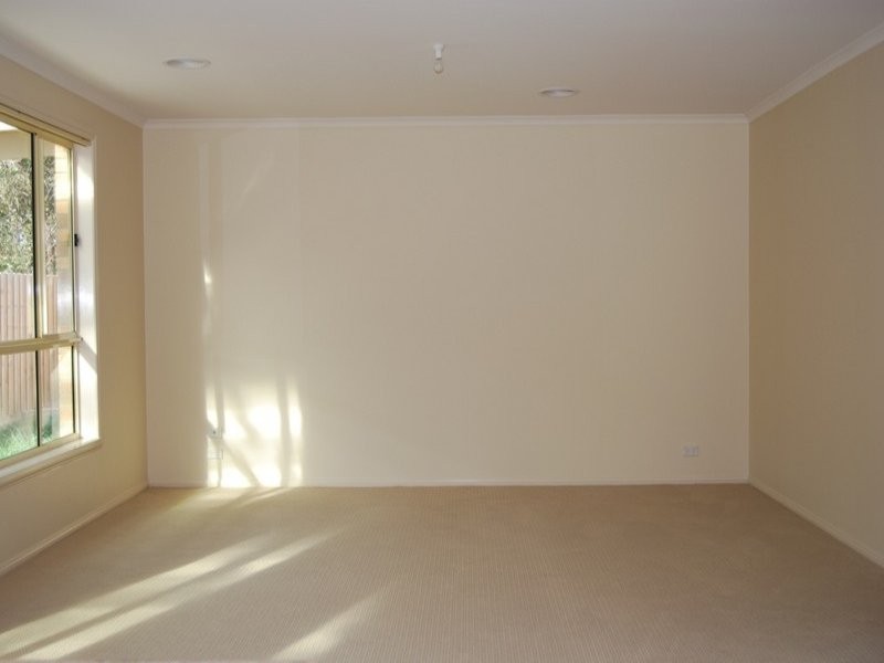 2 Hailar Lane, Lara VIC 3212