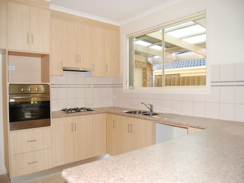 2 Hailar Lane, Lara VIC 3212