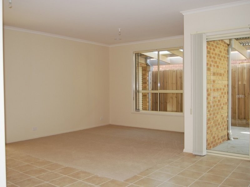6 Hailar Lane, Lara VIC 3212