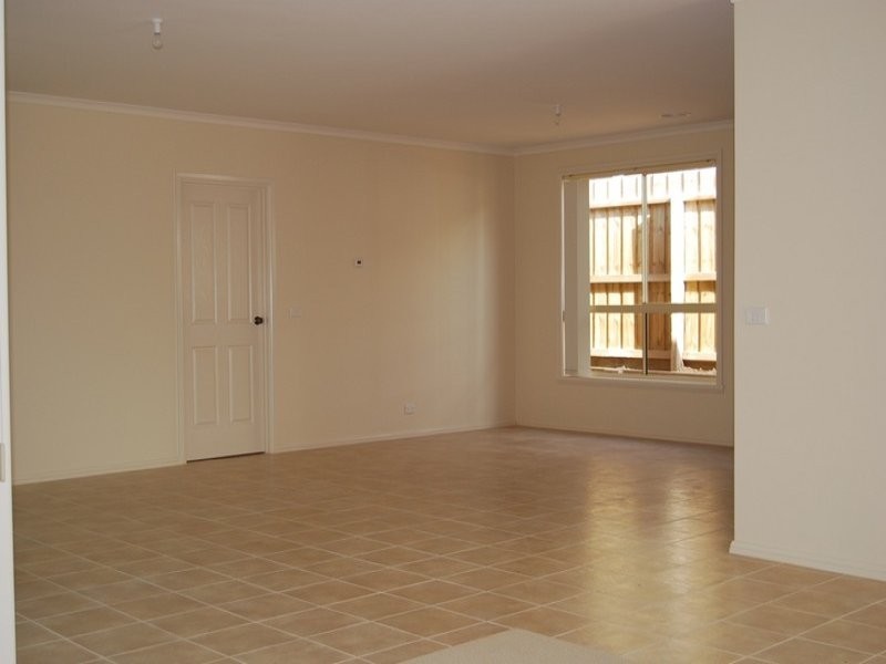 6 Hailar Lane, Lara VIC 3212