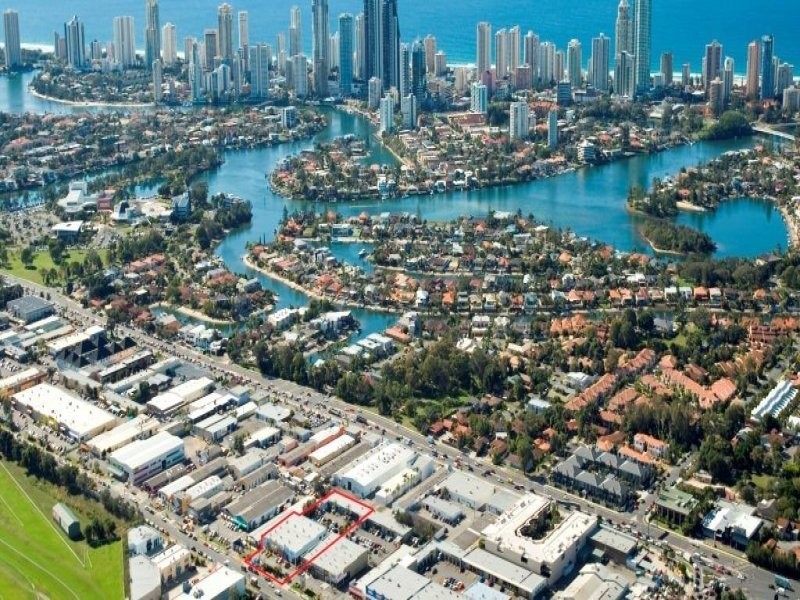 Unit 3 / 24-27 Upton Street, Bundall QLD 4217