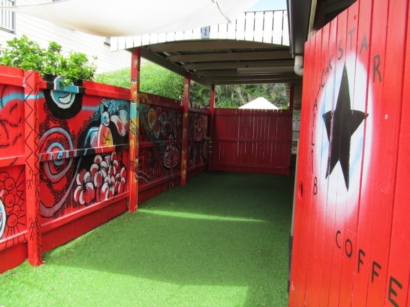 135 Riding Road, Hawthorne QLD 4171