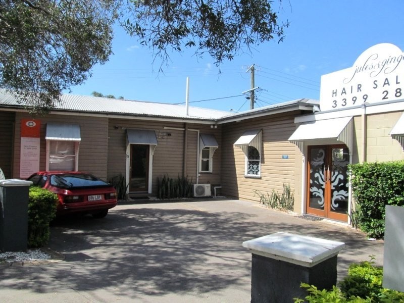1A,3A,3B/135 Riding Road, Hawthorne QLD 4171