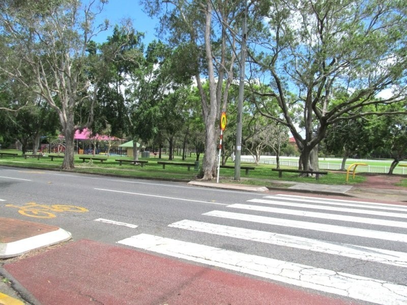 1A,3A,3B/135 Riding Road, Hawthorne QLD 4171