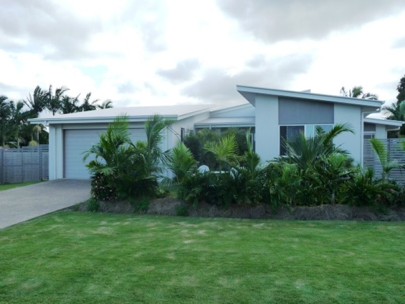 9 Pacific Place, Beerwah QLD 4519