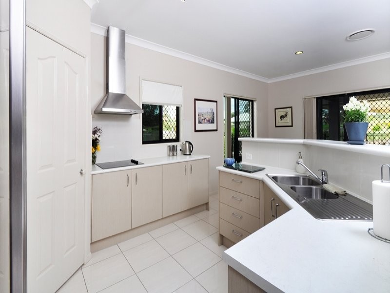 1 Hillcrest Court, Beerwah QLD 4519
