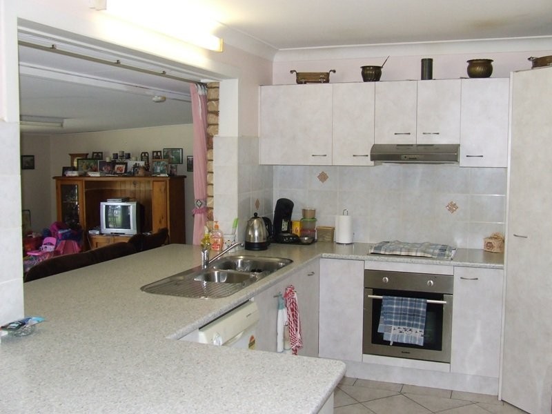 18 Bowen Road, Glass House Mountains QLD 4518