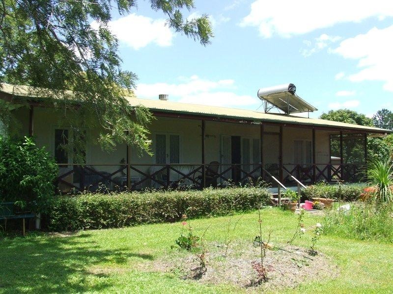 7 Spanner Road, Glass House Mountains QLD 4518