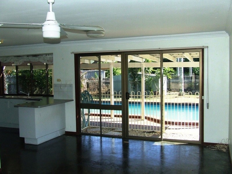 2 Harry Place, Beerwah QLD 4519