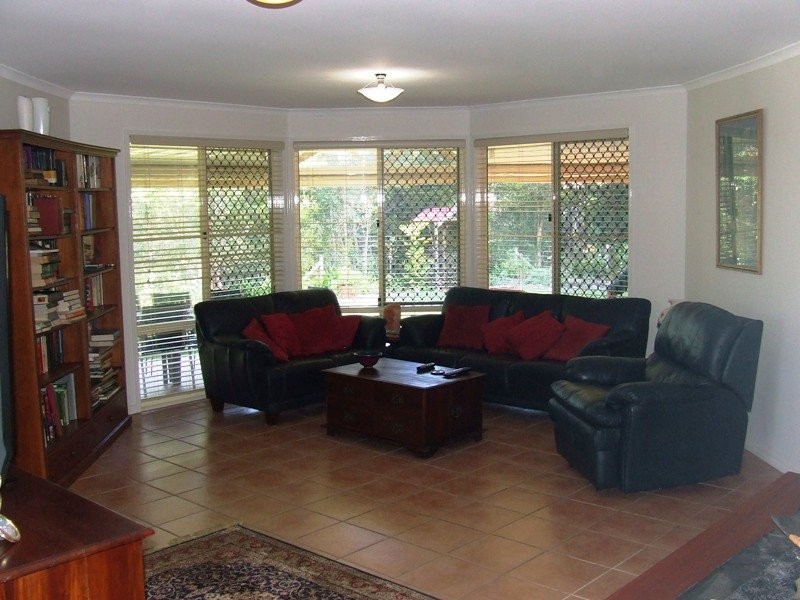 21 Dana Close, Glass House Mountains QLD 4518