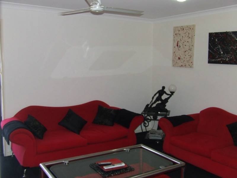 4 Oldham Court, Mooloolah Valley QLD 4553