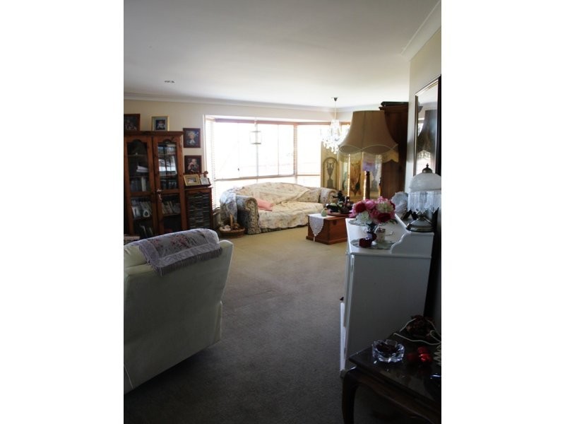 16 Usher Boulevard, Beerwah QLD 4519