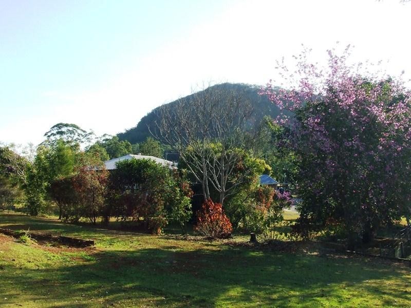 3 Beanland Drive, Glass House Mountains QLD 4518
