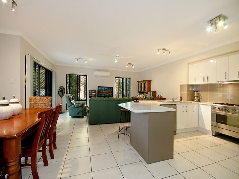 9 Taryn Close, Glass House Mountains QLD 4518