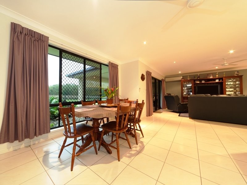 173 Kings Road, Glass House Mountains QLD 4518