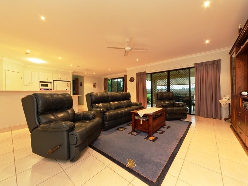 173 Kings Road, Glass House Mountains QLD 4518