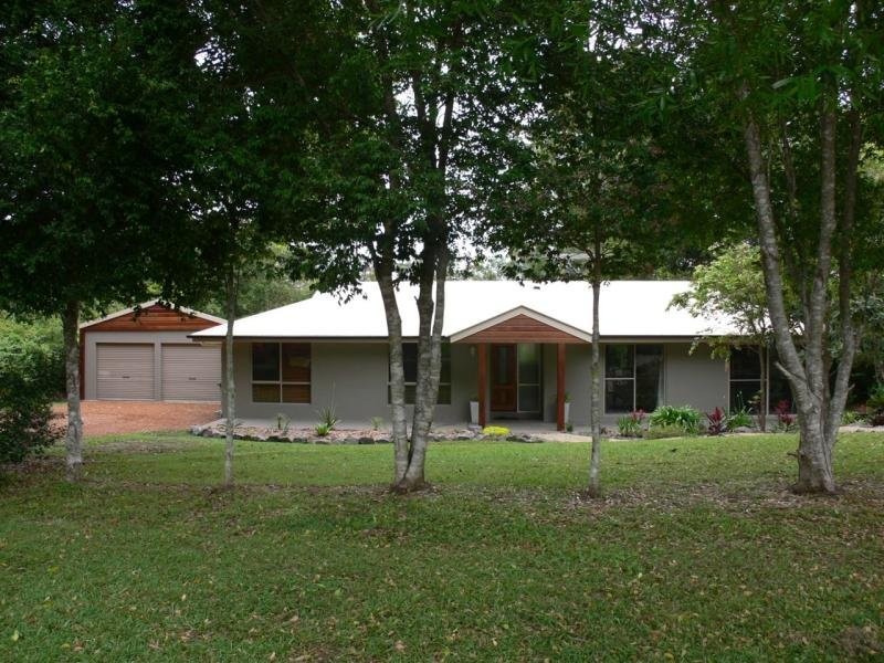 10 Allan Avenue, Glass House Mountains QLD 4518